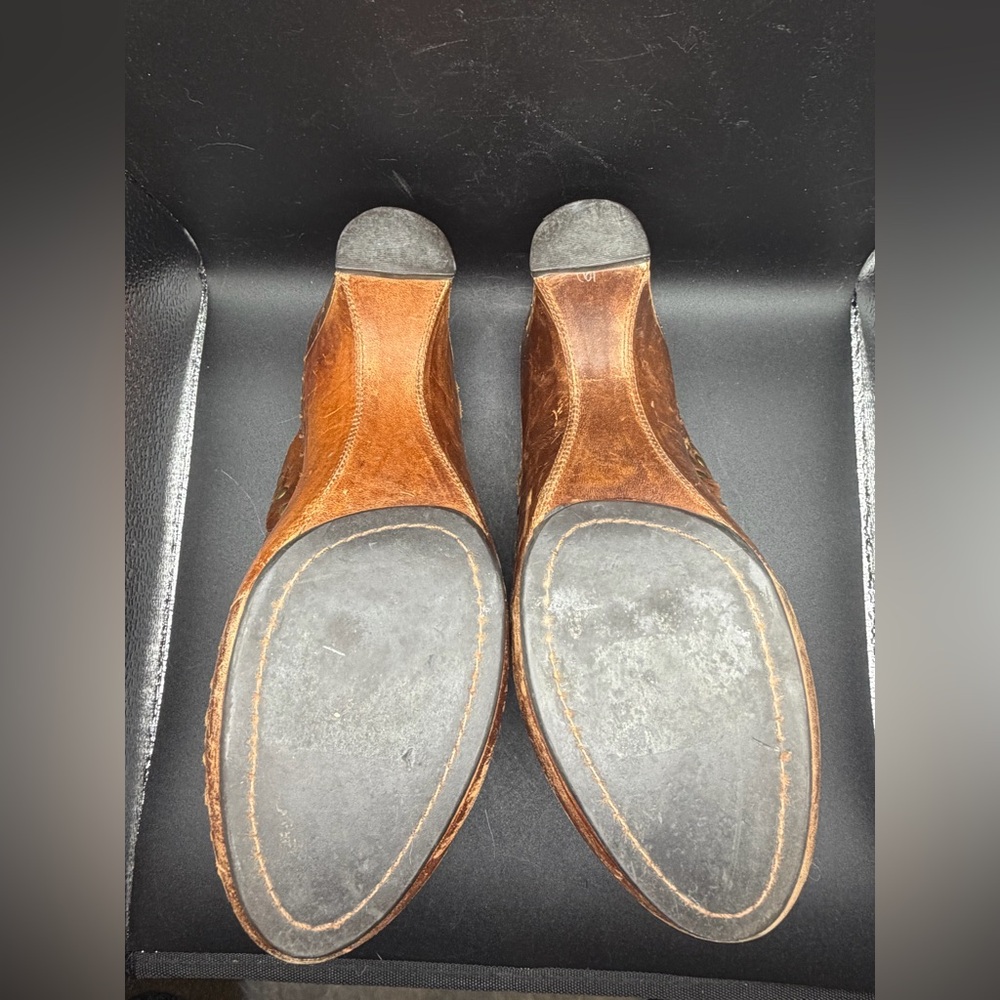 Frye Charlotte Whipstitch Distressed Studded Leather Clogs Mules Heels Boho Shoe - Picture 14 of 16